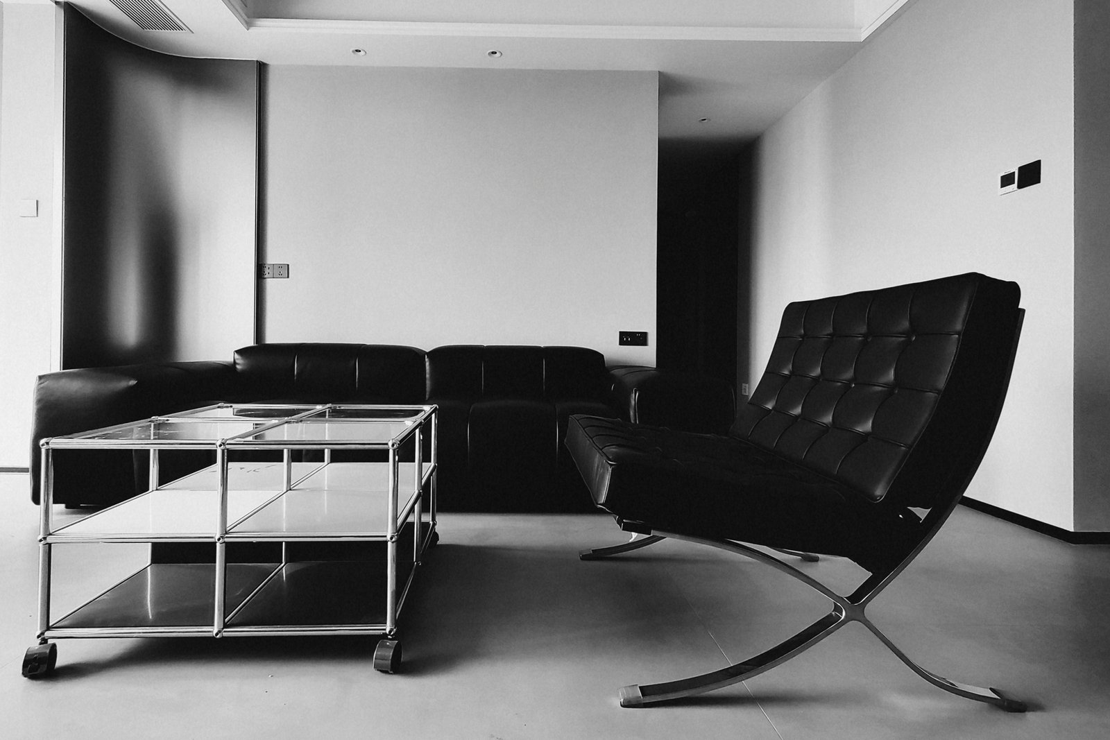 Metallrahmen eines Sofas ohne Polsterung