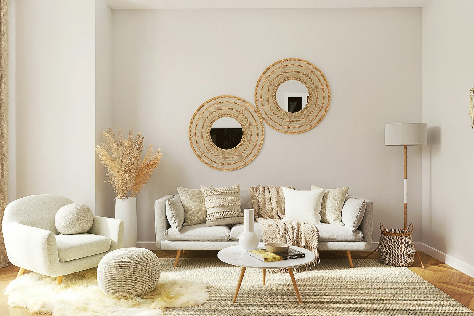 Sofa steht auf einem Parkettboden im Wohnzimmer